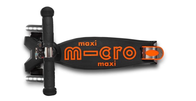 Micro Scooter Maxi Micro Deluxe LED schwarz