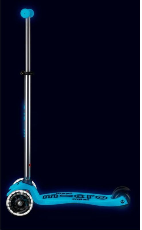 Micro Scooter Maxi Micro Deluxe glow LED blau